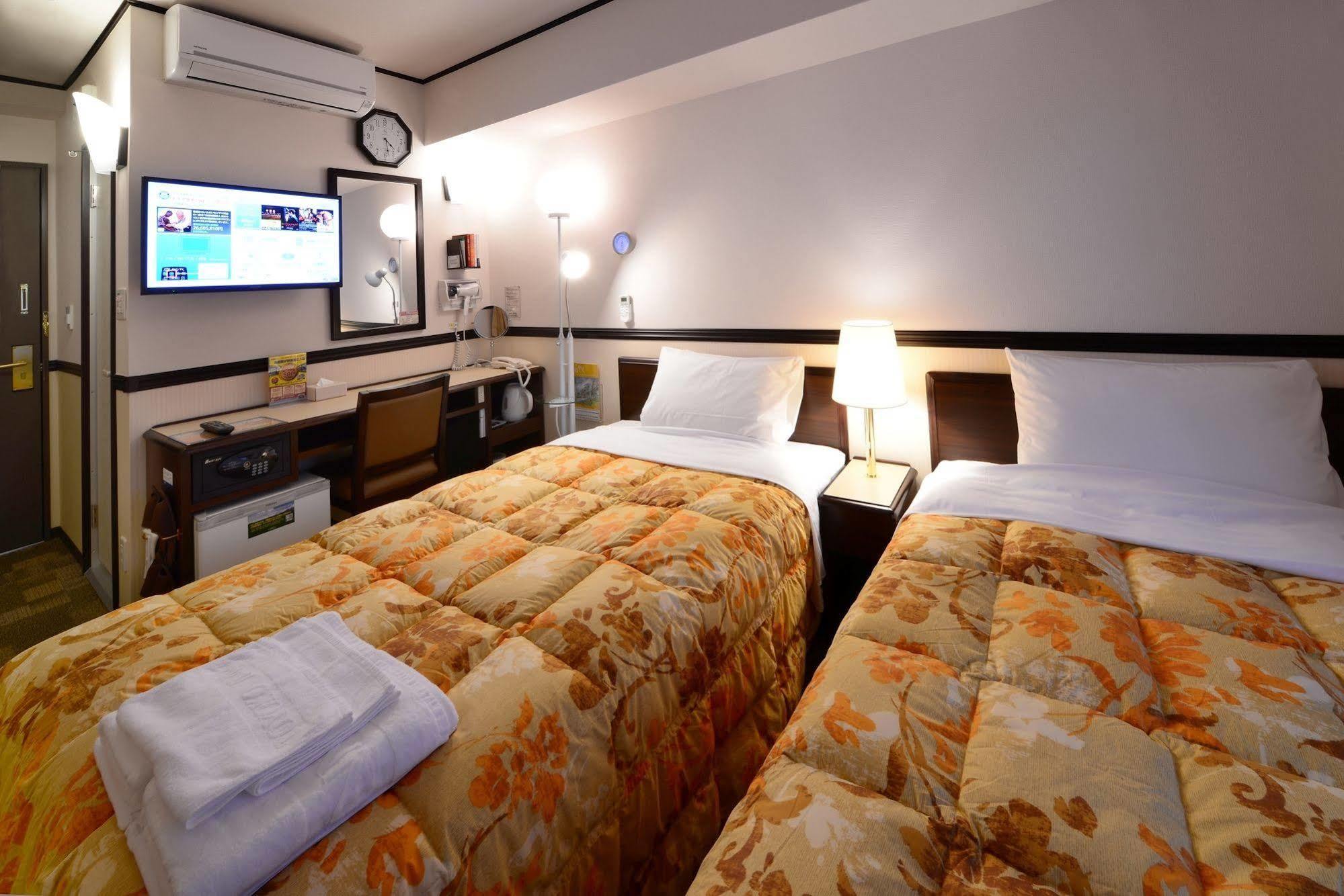 Toyoko Inn Sakudaira-Eki Asama-Guchi Экстерьер фото