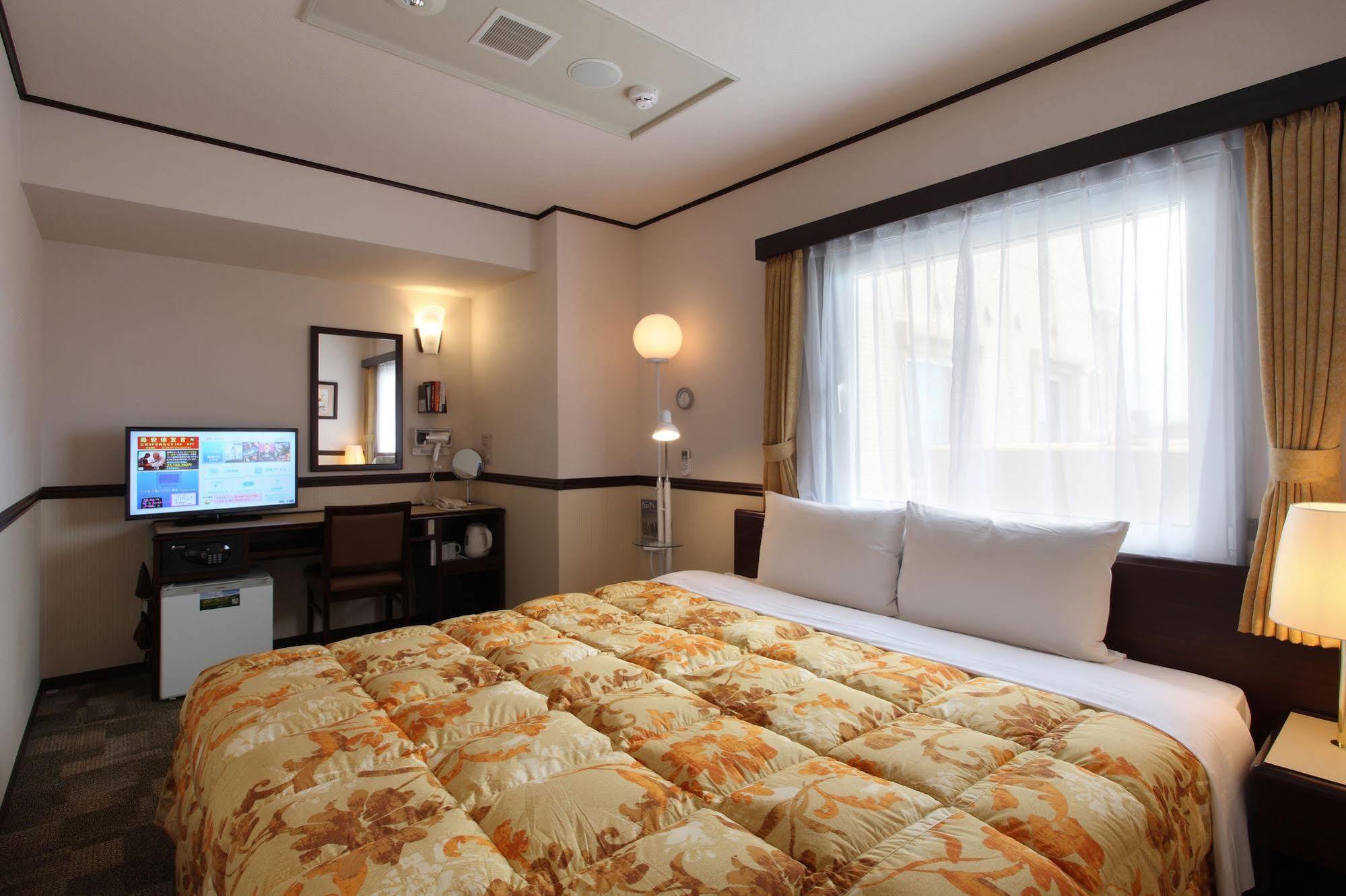 Toyoko Inn Sakudaira-Eki Asama-Guchi Экстерьер фото